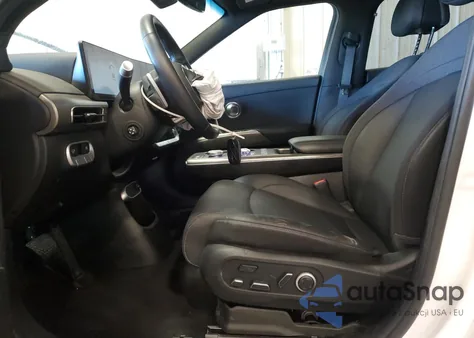 2024 Genesis Gv60 Standard z USA, uszkodzony, nr VIN KMUKB4SAXRU024924